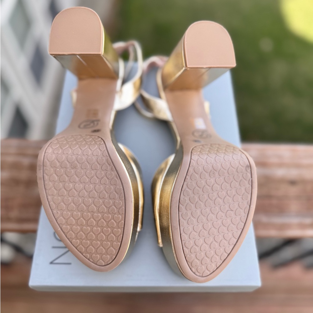 Chinese Laundry Gold Platform Sandals - Picture 7 of 7